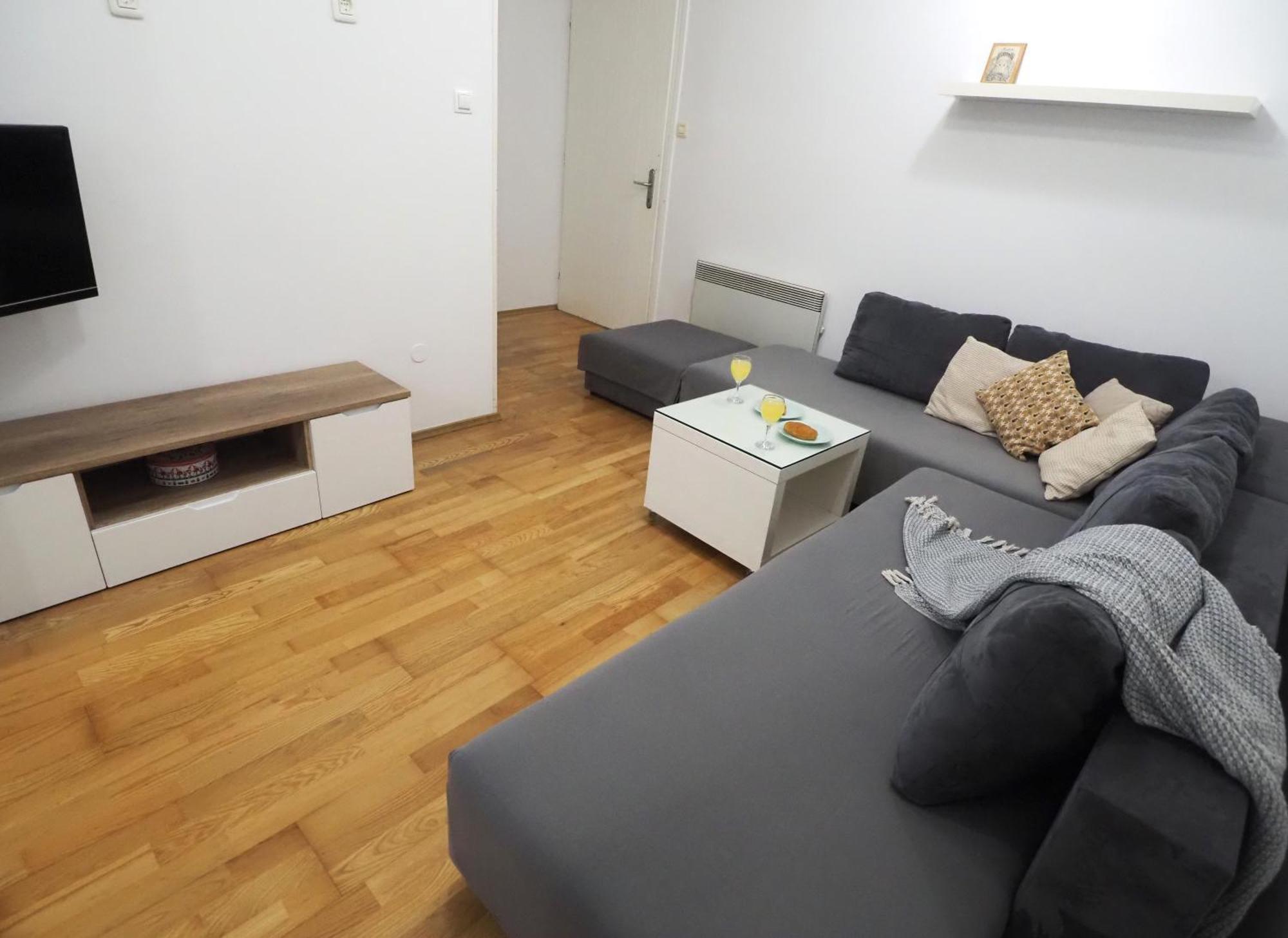 Apartment With Garden In Barbariga Ngoại thất bức ảnh