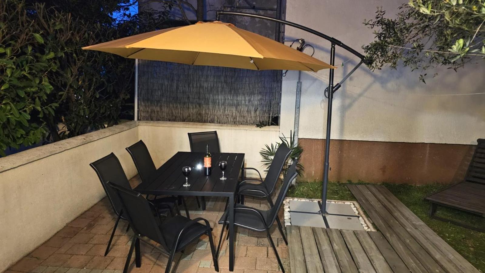 Apartment With Garden In Barbariga Ngoại thất bức ảnh