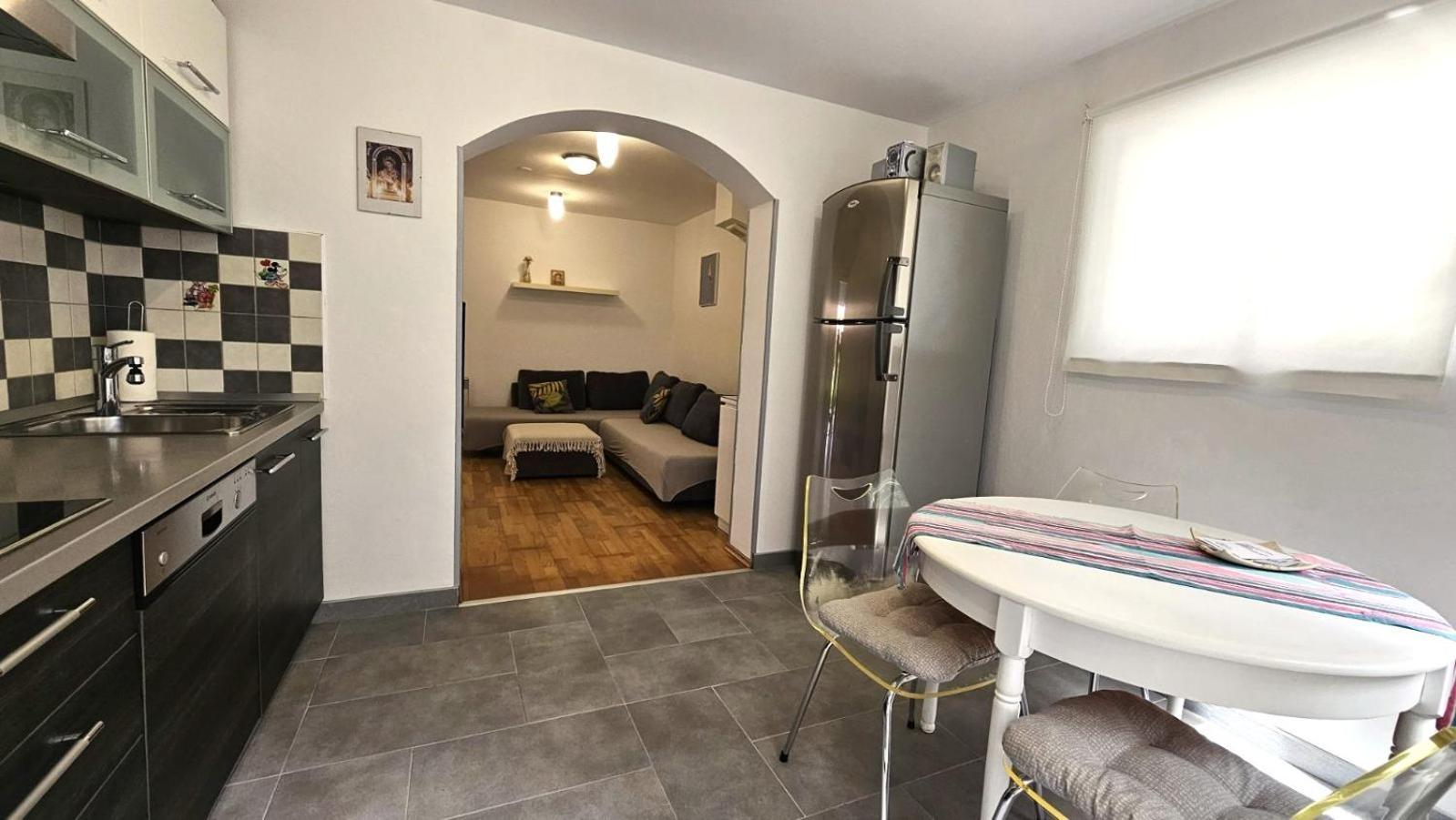 Apartment With Garden In Barbariga Ngoại thất bức ảnh