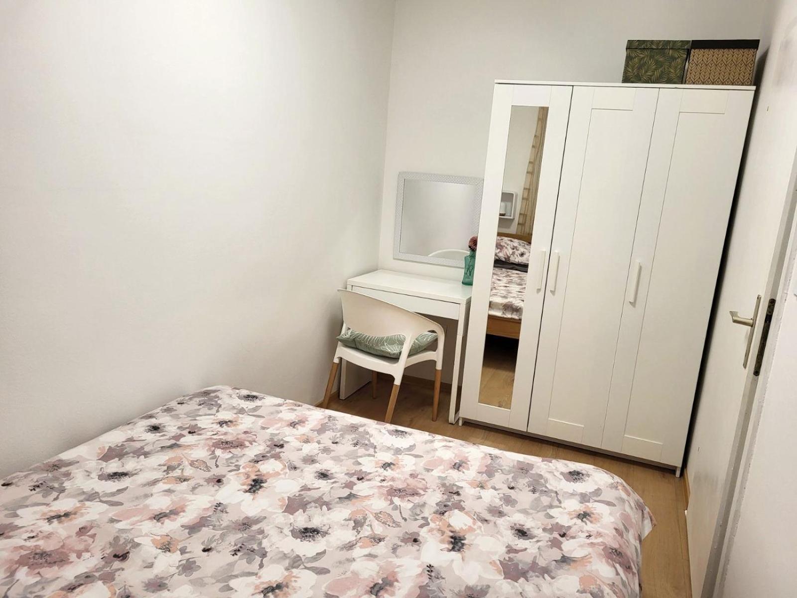 Apartment With Garden In Barbariga Ngoại thất bức ảnh